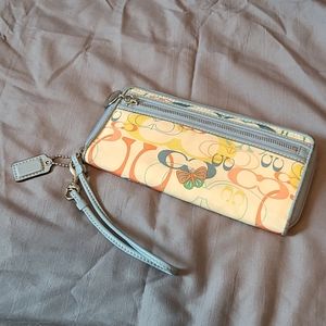 Coach Optic Signature Logo Butterfly Wrist Wallet